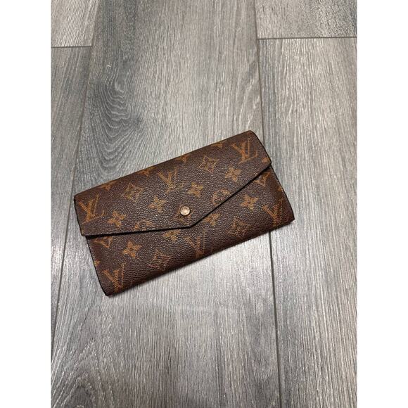 LOUIS VUITTON Women Customizable Sarah Wallet Brown - Picture 1 of 16